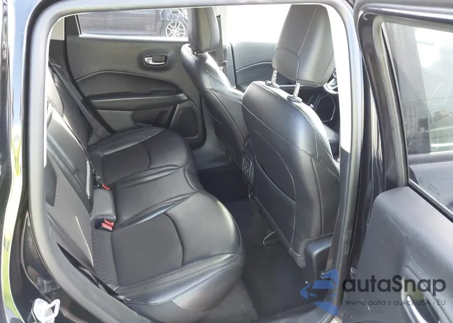 3C4NJDBB9KT601373: 41658344