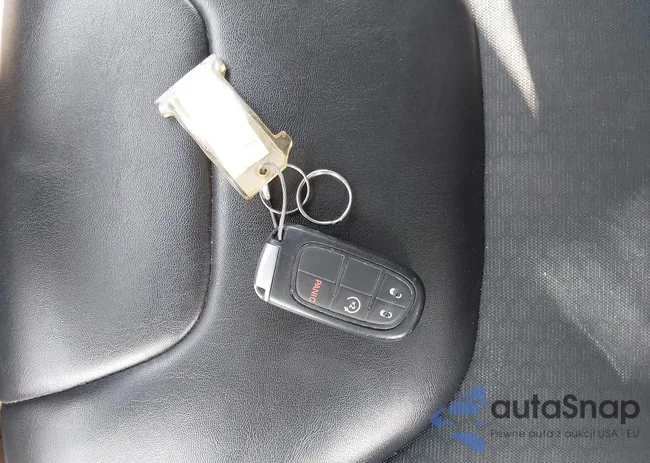 1C4PJLLB2KD143876: 41660356