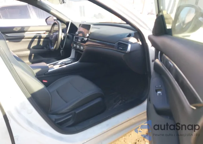 1HGCV3F22NA048188: 41662369