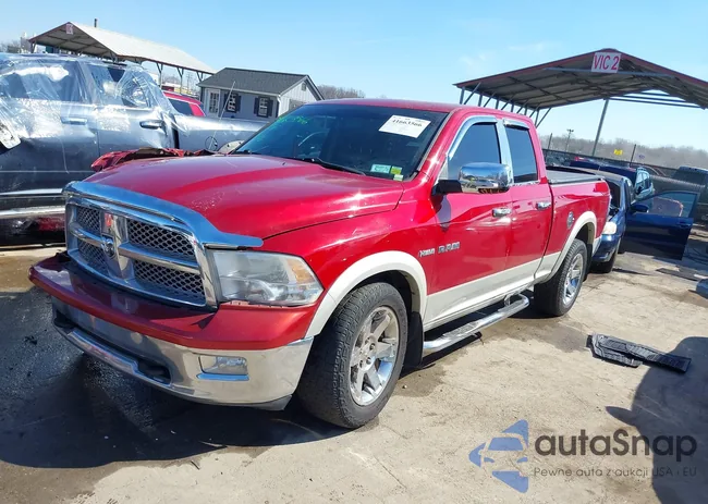 1D3HV18T49S811107: 41663566