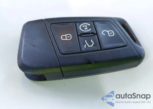 3VWC57BUXLM085676: 41669363