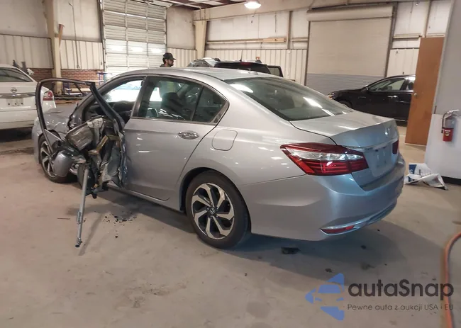 1HGCR2F8XHA065053: 41669505