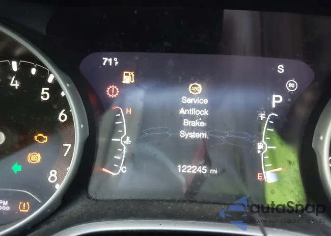 3C4NJDBB1JT484239: 41670446