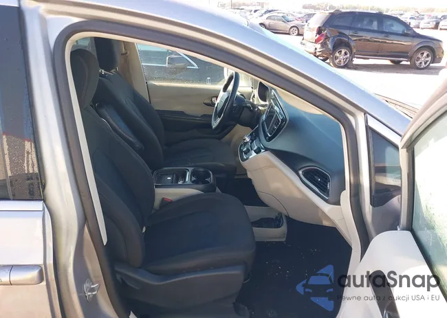 2C4RC1FG7LR145247: 41671541