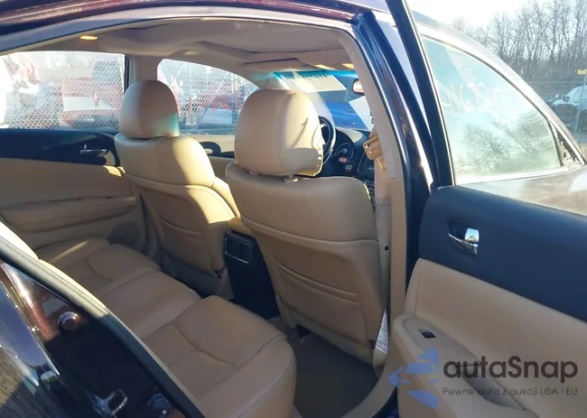 1N4AA5APXAC806914: 41672179