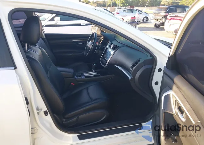 1N4AL3AP5JC278276: 41673683