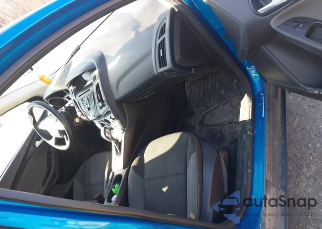 1FADP3F2XEL148126: 41679749