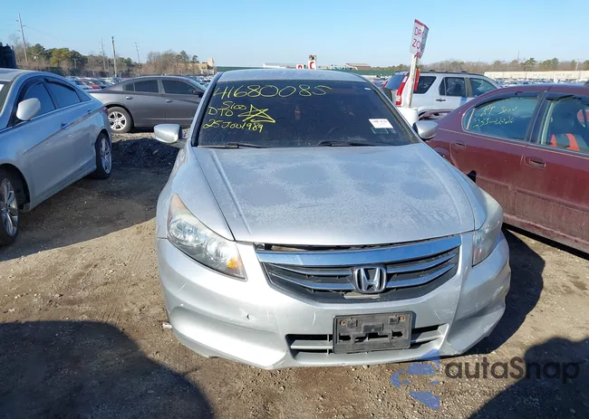 1HGCP2F68CA008914: 41680085