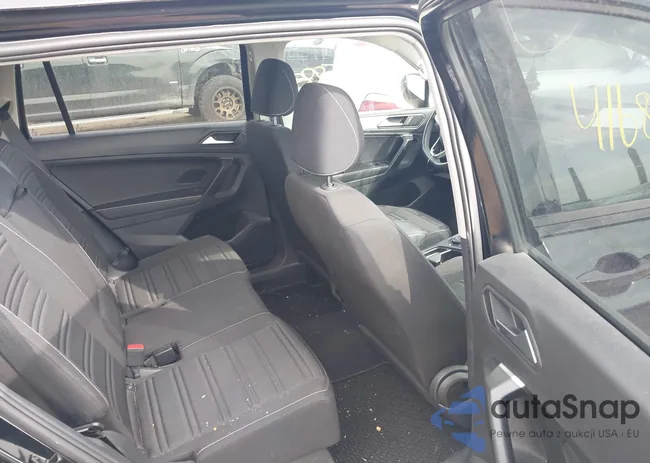 3VVFB7AX7RM111990: 41685889