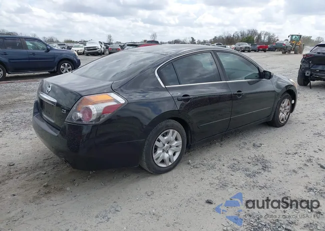 1N4AL2AP4BC131510: 41689808