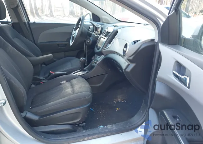 1G1JC5SH6G4126404: 41690945