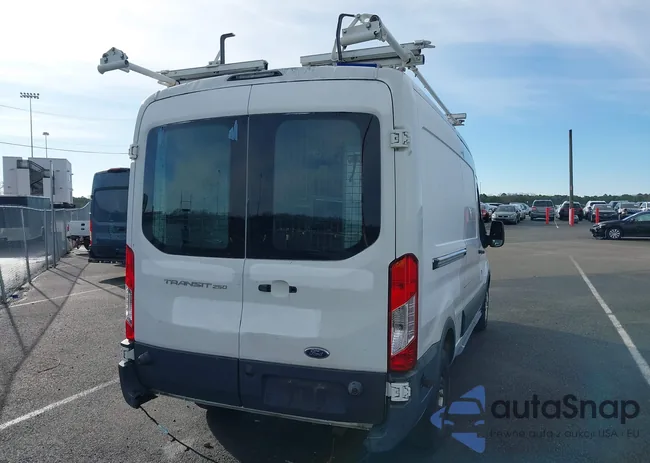 1FTYR2CM8HKB52563: 41690970