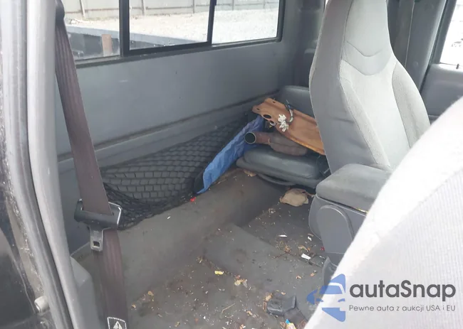 1FTYR14V02PB29354: 41692895