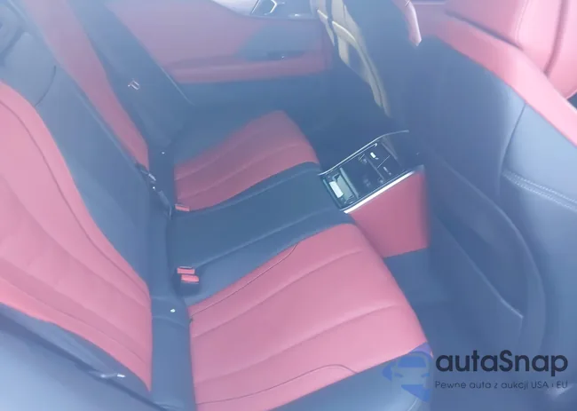 WBAGV8C0XPCL58173: 41693747