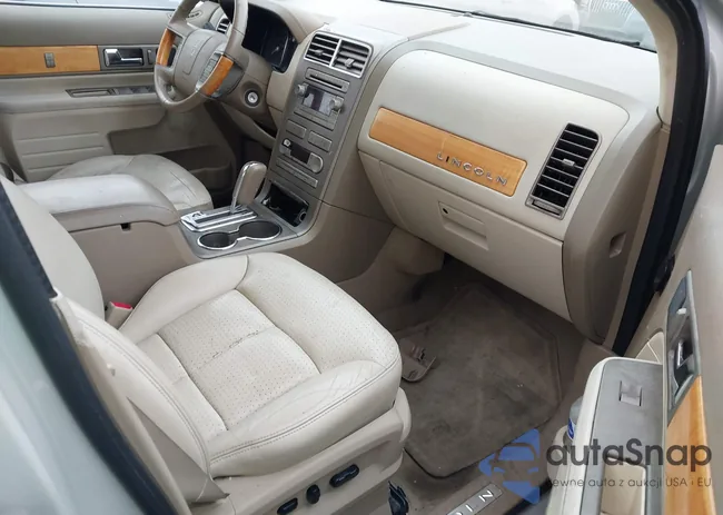 2LMDU88C07BJ16410: 41693420