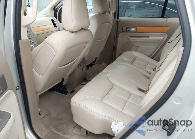 2LMDU88C07BJ16410: 41693420