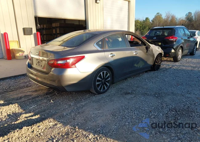 1N4AL3APXJC125229: 41695821