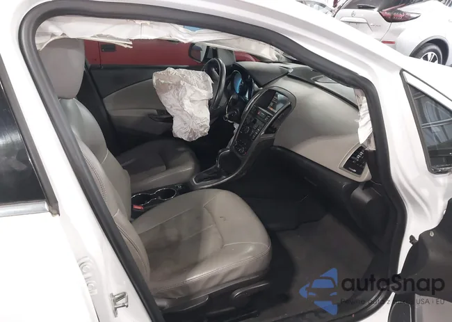 1G4PP5SKXF4108516: 41695931