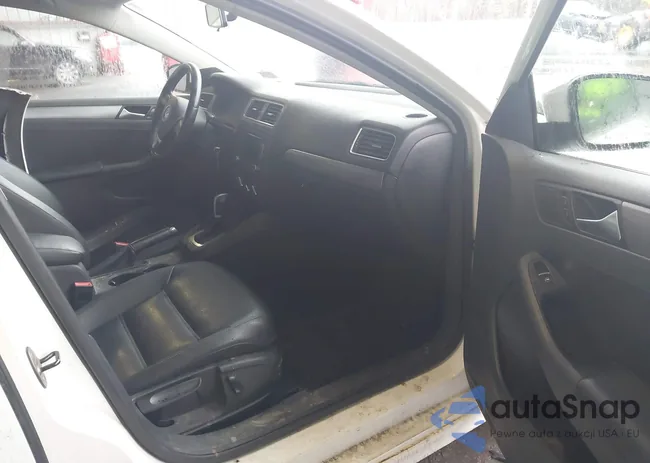 3VWLL7AJ4DM446754: 41696063