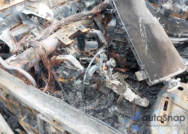 5N1CR2MM4EC638247: 41696901