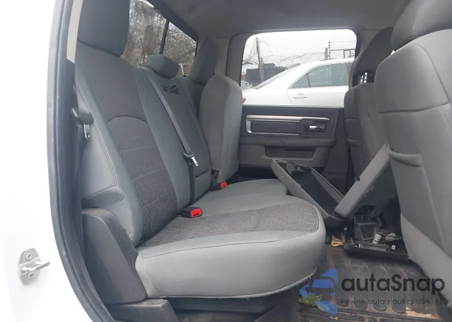 1C6RR7LT3FS673073: 41696978