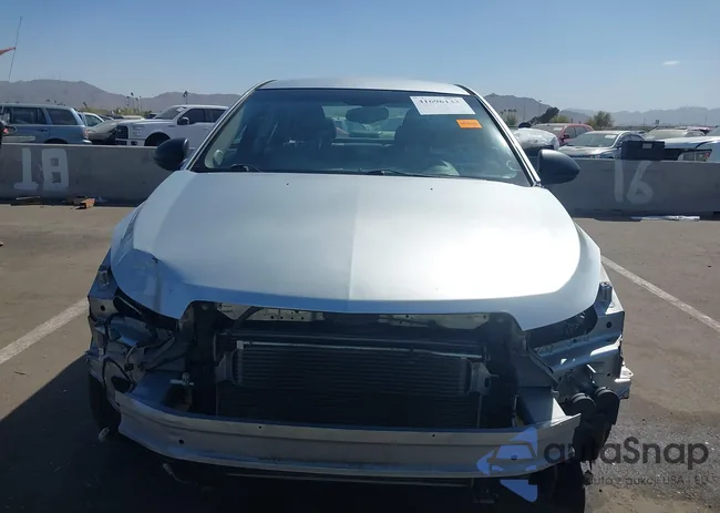 1G1PA5SH5E7174424: 41696133