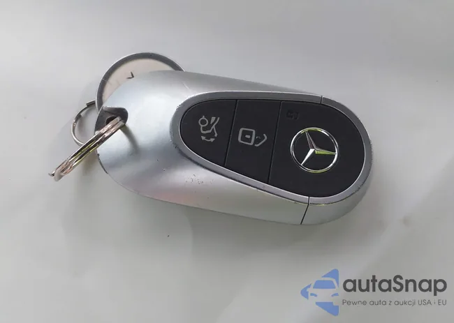 W1KEG2BB4PF017585: 41696405