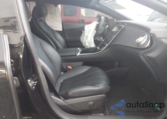 W1KEG2BB4PF017585: 41696405