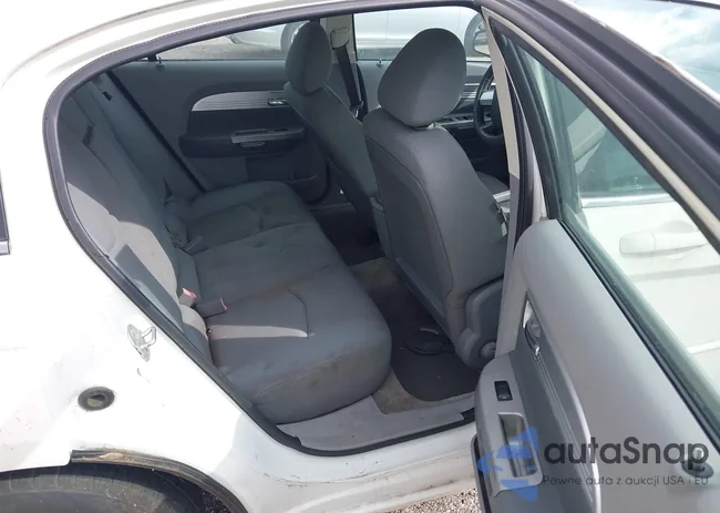 1C3LC56K47N510024: 41697308