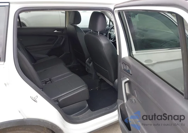 3VV2B7AX7JM095289: 41698571