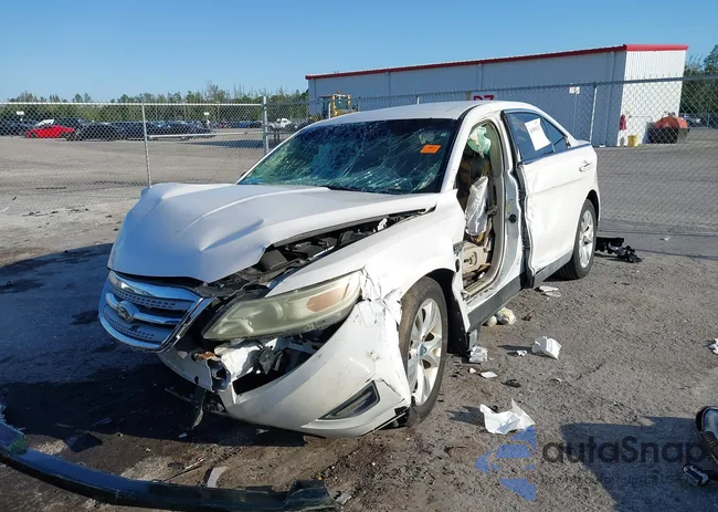 1FAHP2EW8BG131040: 41699113