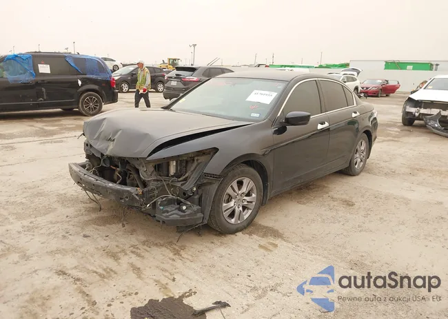 1HGCP2F62CA069353: 41701955