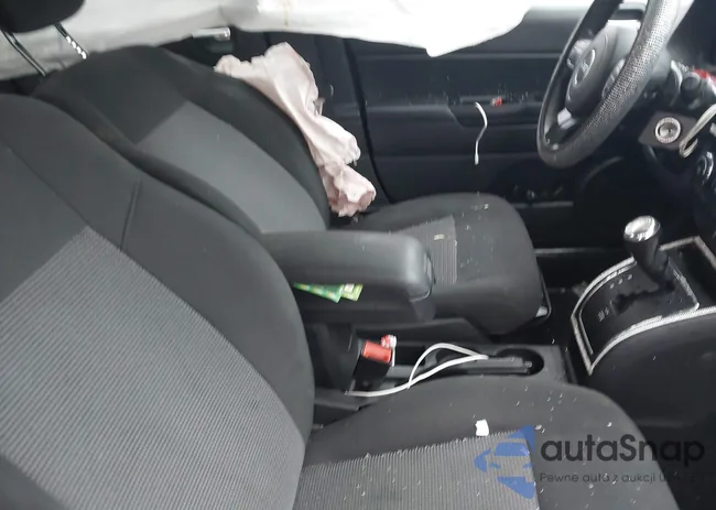 1C4NJDBB2HD105524: 41702900