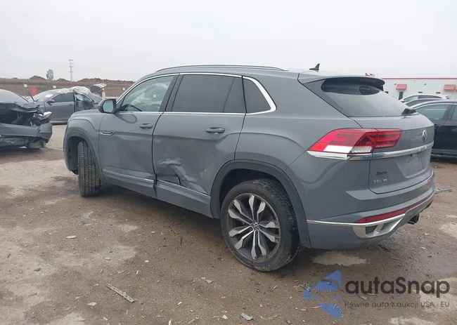 1V2FE2CA1MC213764: 41702906