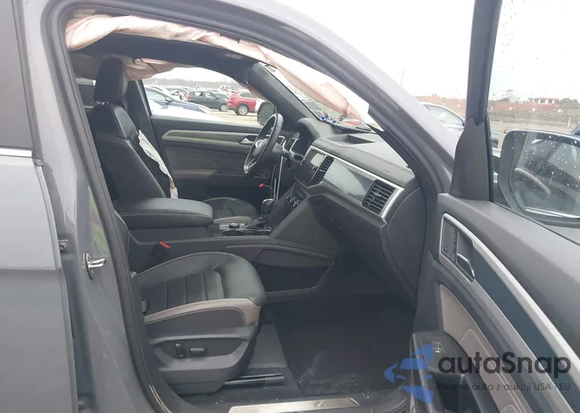 1V2FE2CA1MC213764: 41702906