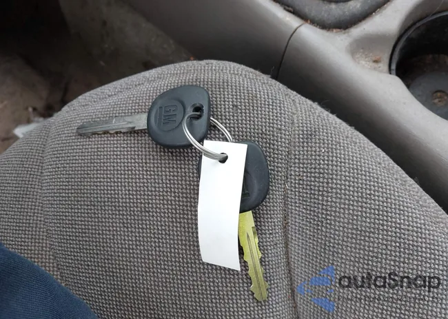 1G1ND52J72M557067: 41703800