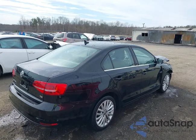 3VWD17AJ0FM237993: 41704802