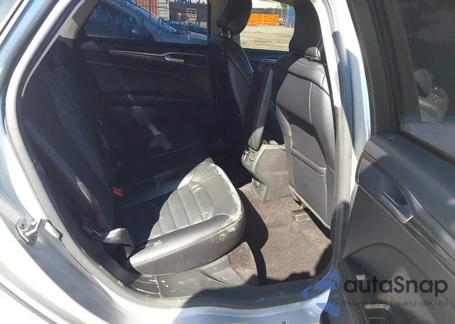 3FA6P0H9XHR213838: 41706898