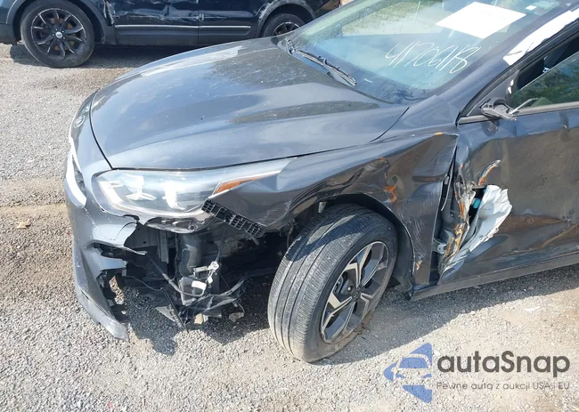 3KPF24AD7ME271180: 41706118