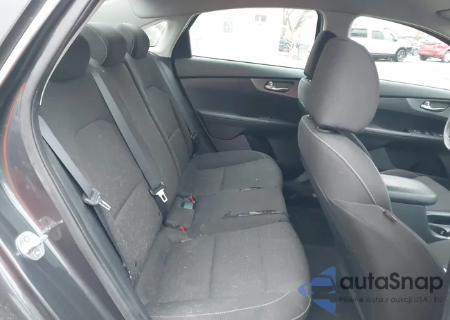 3KPF24AD7ME271180: 41706118