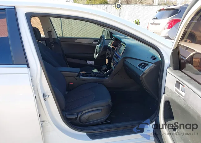 5NPE24AF5KH738070: 41710923