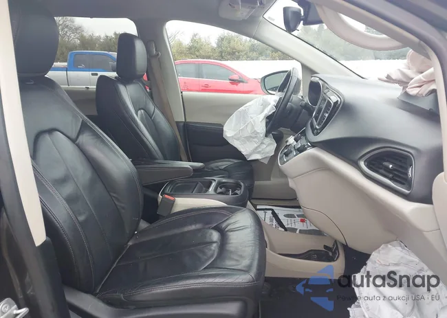 2C4RC1BG3JR211229: 41711533