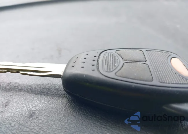 1C4NJPFB2DD233848: 41711832