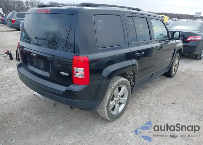 1C4NJPFB2DD233848: 41711832