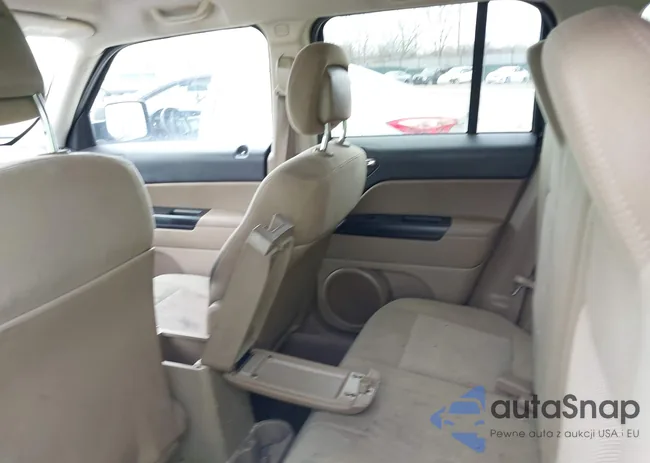 1C4NJPFB2DD233848: 41711832