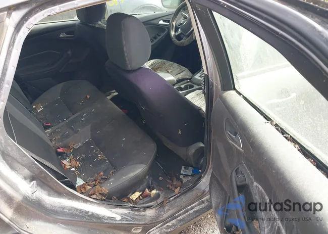 1FADP3F22EL117713: 41713440