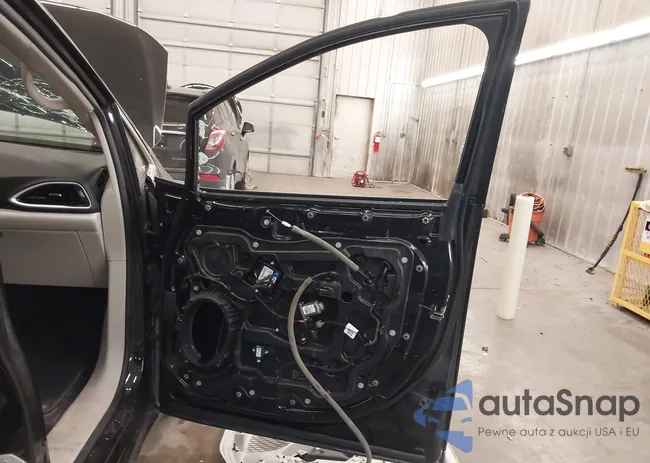 2C4RC1CGXNR223284: 41716748