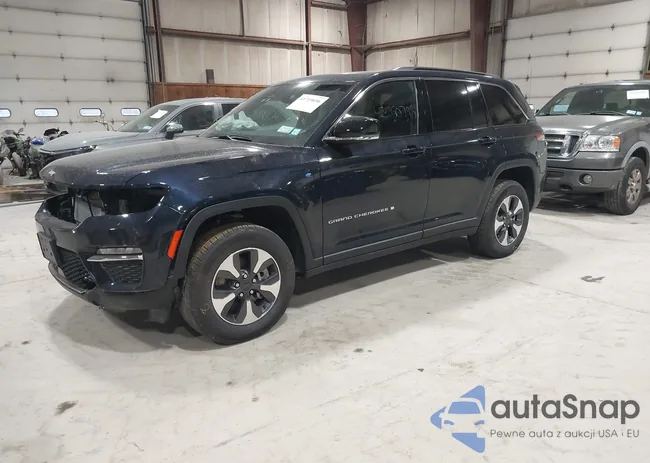 1C4RJYB65R8582910: 41719656