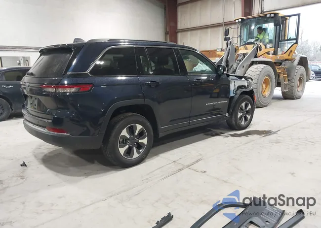 1C4RJYB65R8582910: 41719656