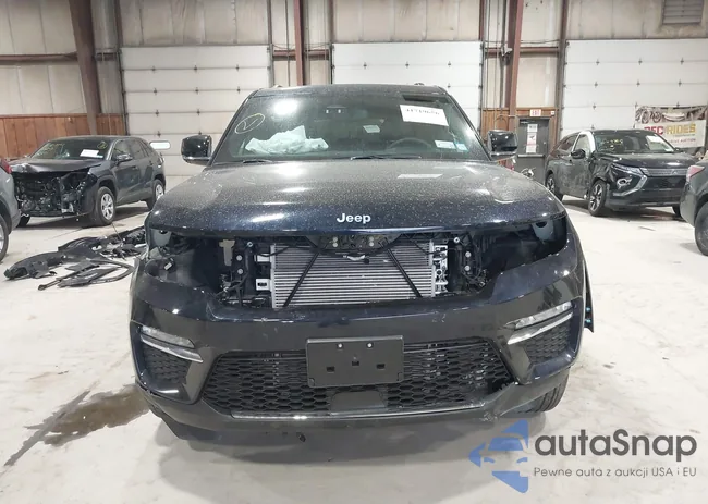 1C4RJYB65R8582910: 41719656